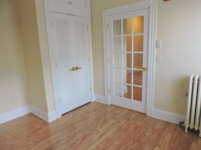 888 Massachusetts Ave, Riverside