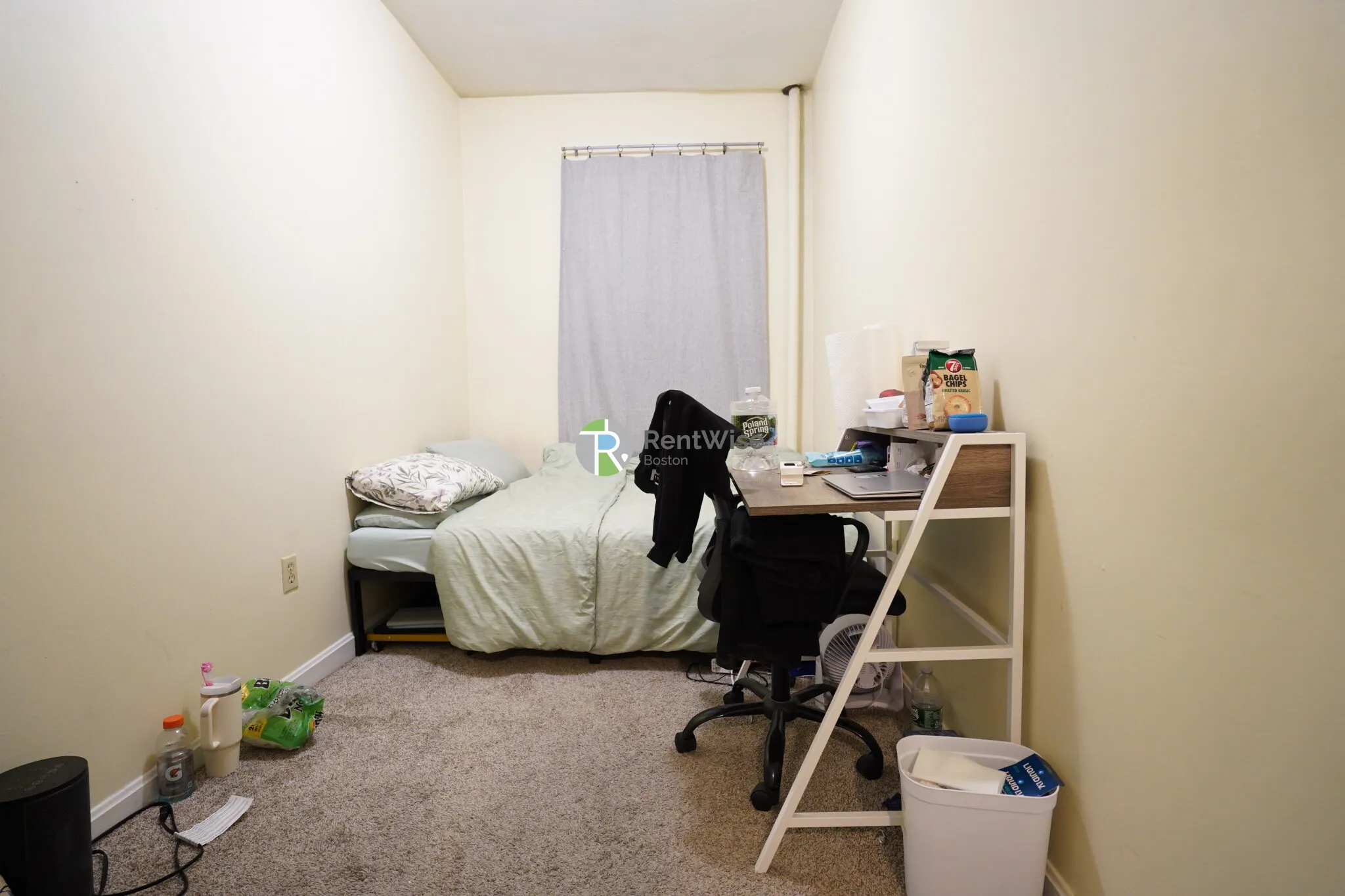 12 Lorraine Ter, Allston