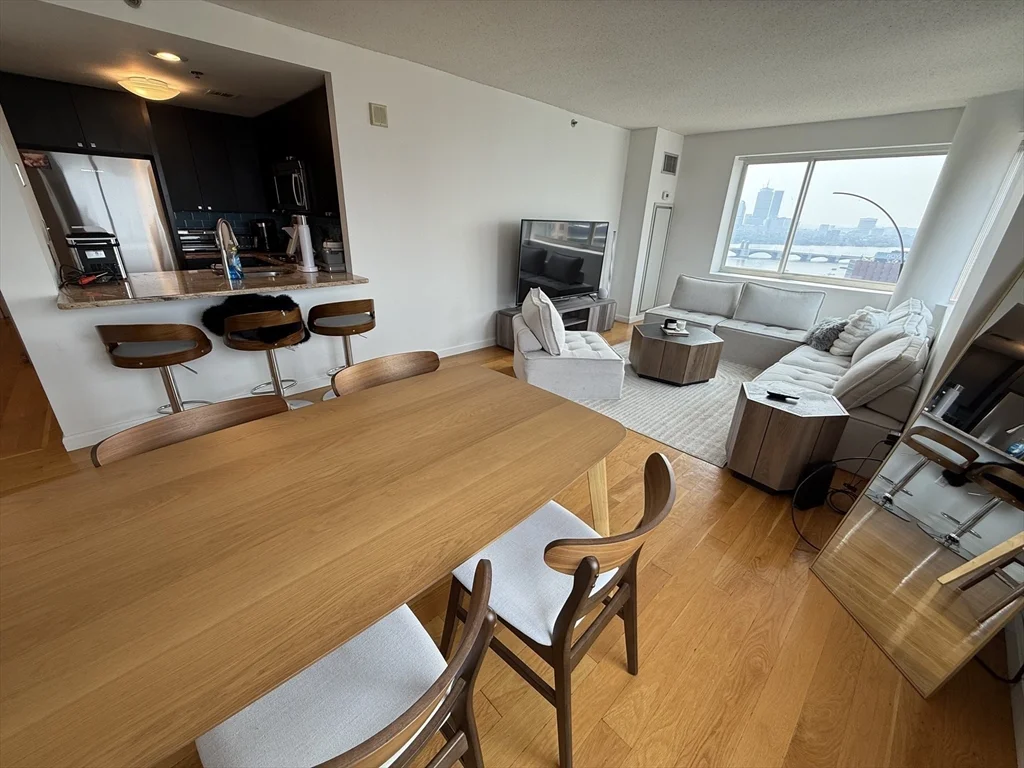 8 Museum Way, East Cambridge