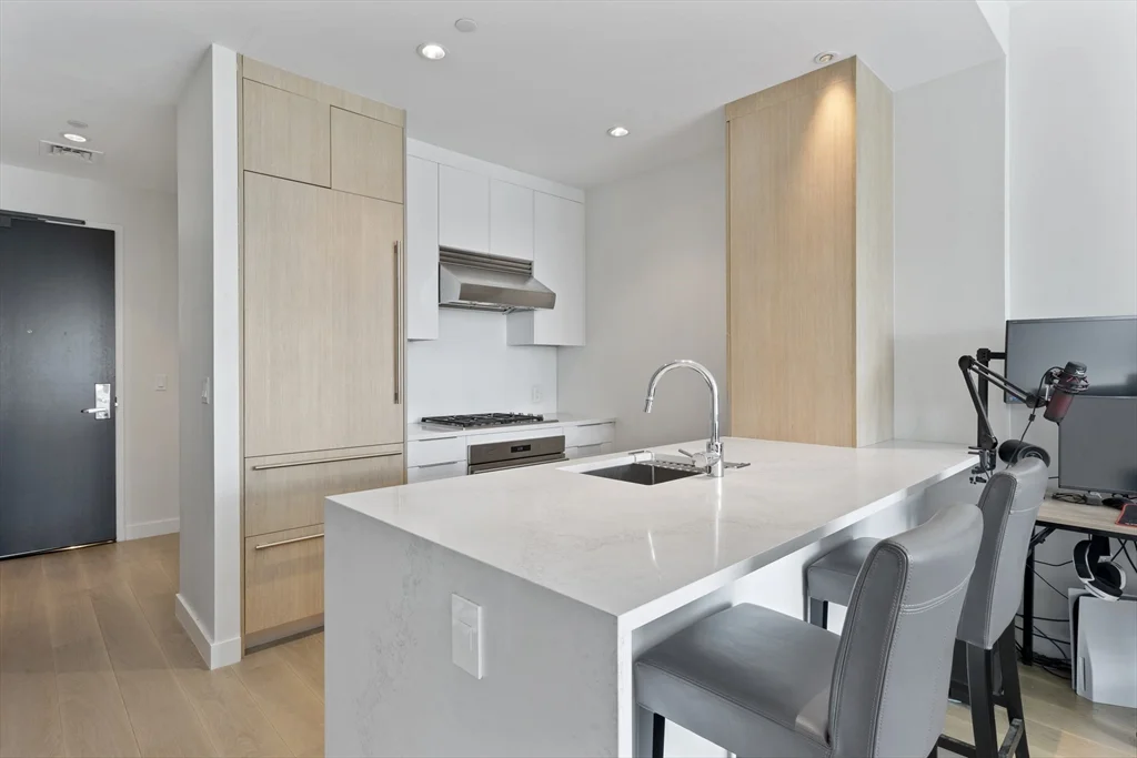 188 Brookline Ave, Fenway