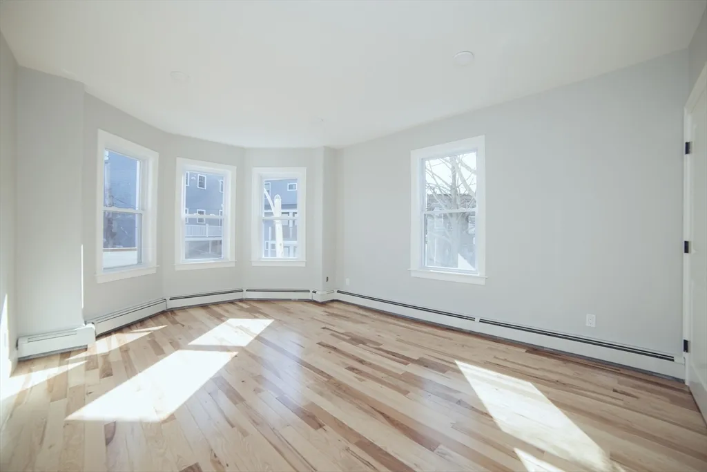 10 Duffley Ct, Chestnut Hill