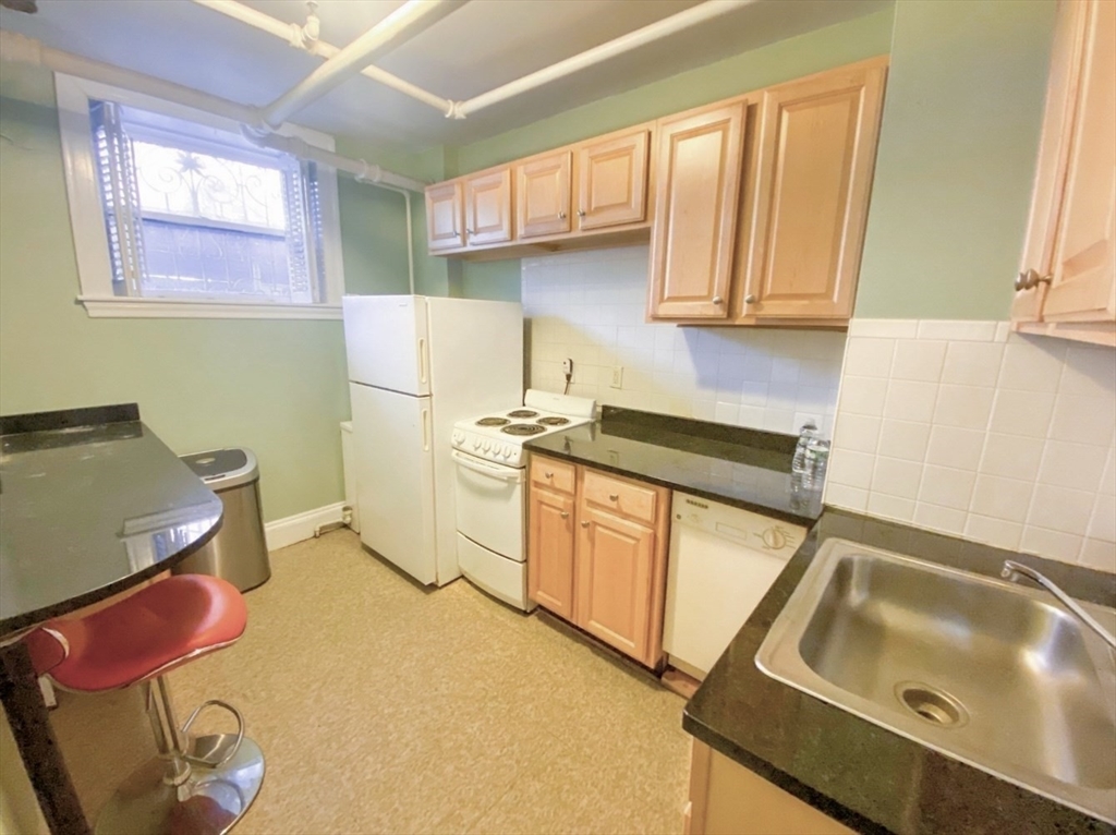 239 Commonwealth, Back Bay