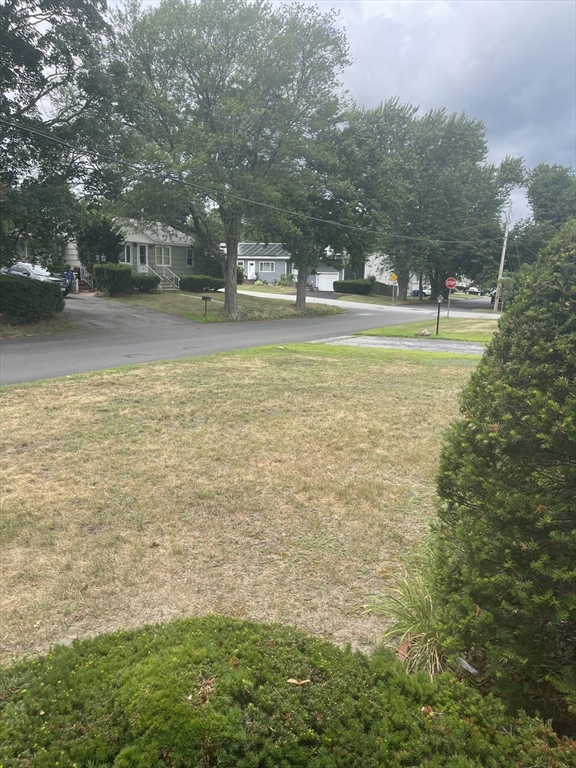 49 Rollins St, Lawrence