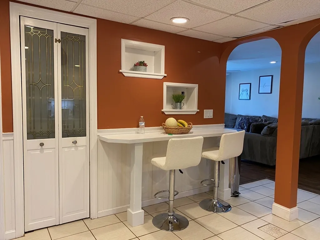 4 Shadowbrook Ln, Milford