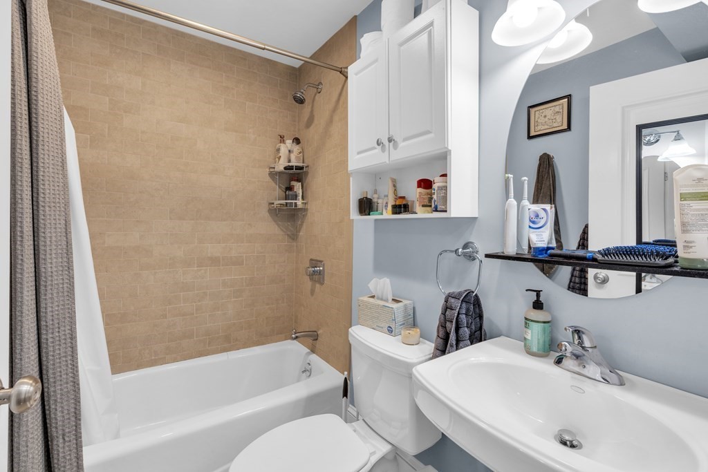 55 Gates St, South Boston