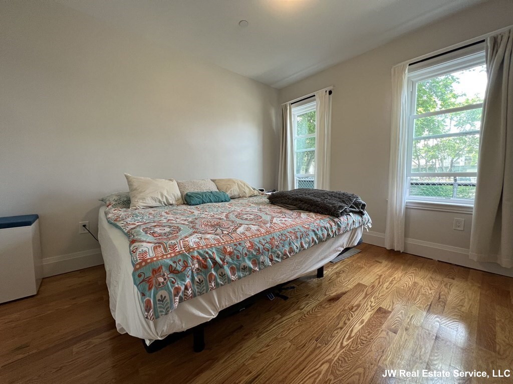 849 Cummins Highway, Mattapan