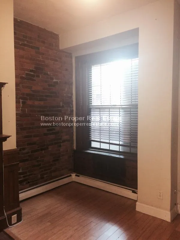 160 Saint Botolph St, Back Bay