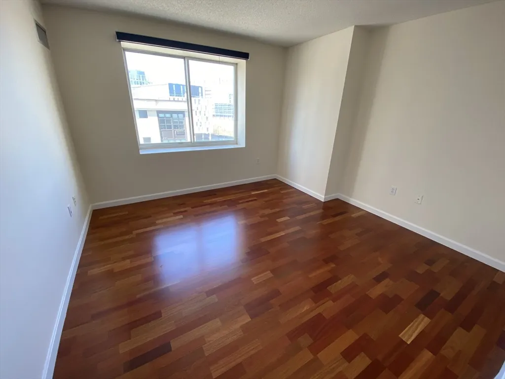 8 Museum Way, East Cambridge