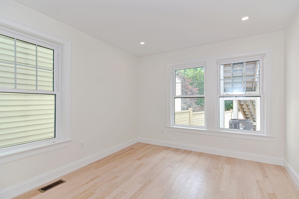 64 Crescent St, Swampscott