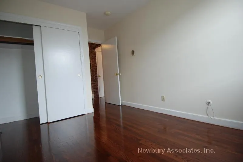 94 Tyler St, Chinatown