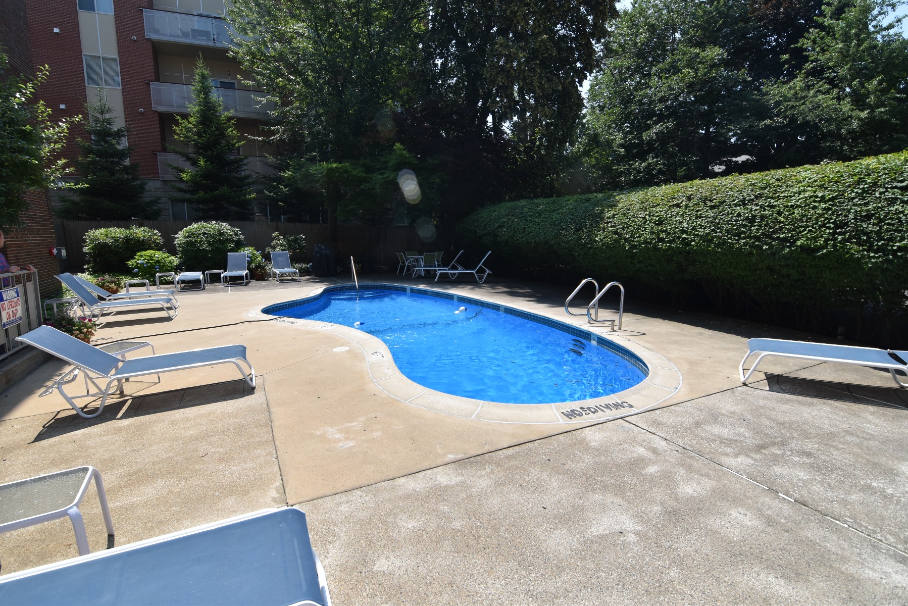 320 Hammond Pond Pkwy, Chestnut Hill