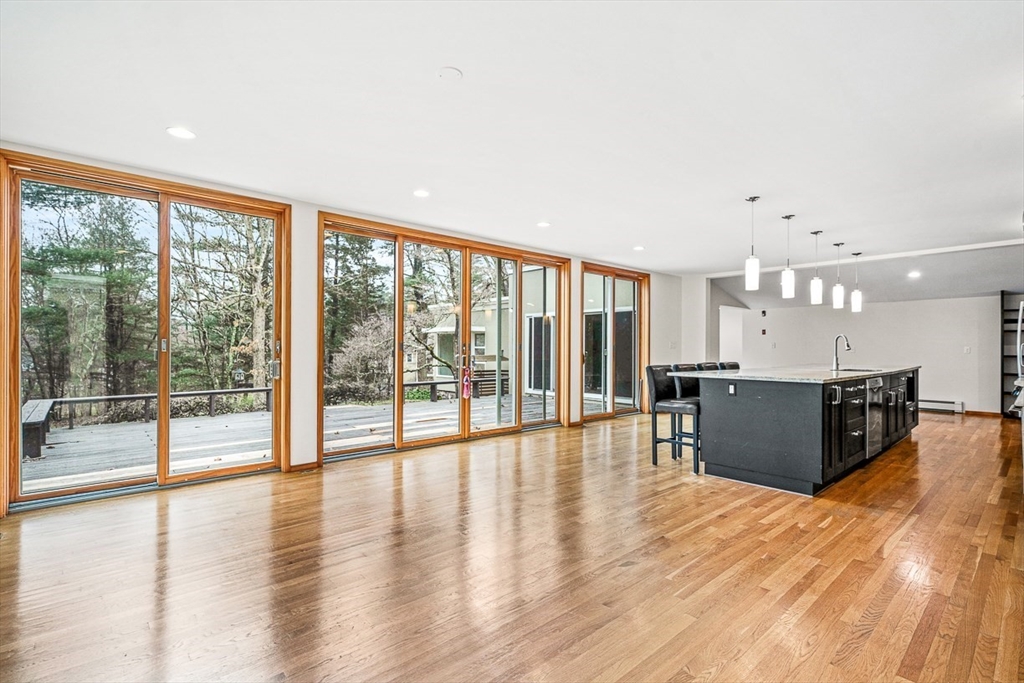 583 Gay St, Westwood