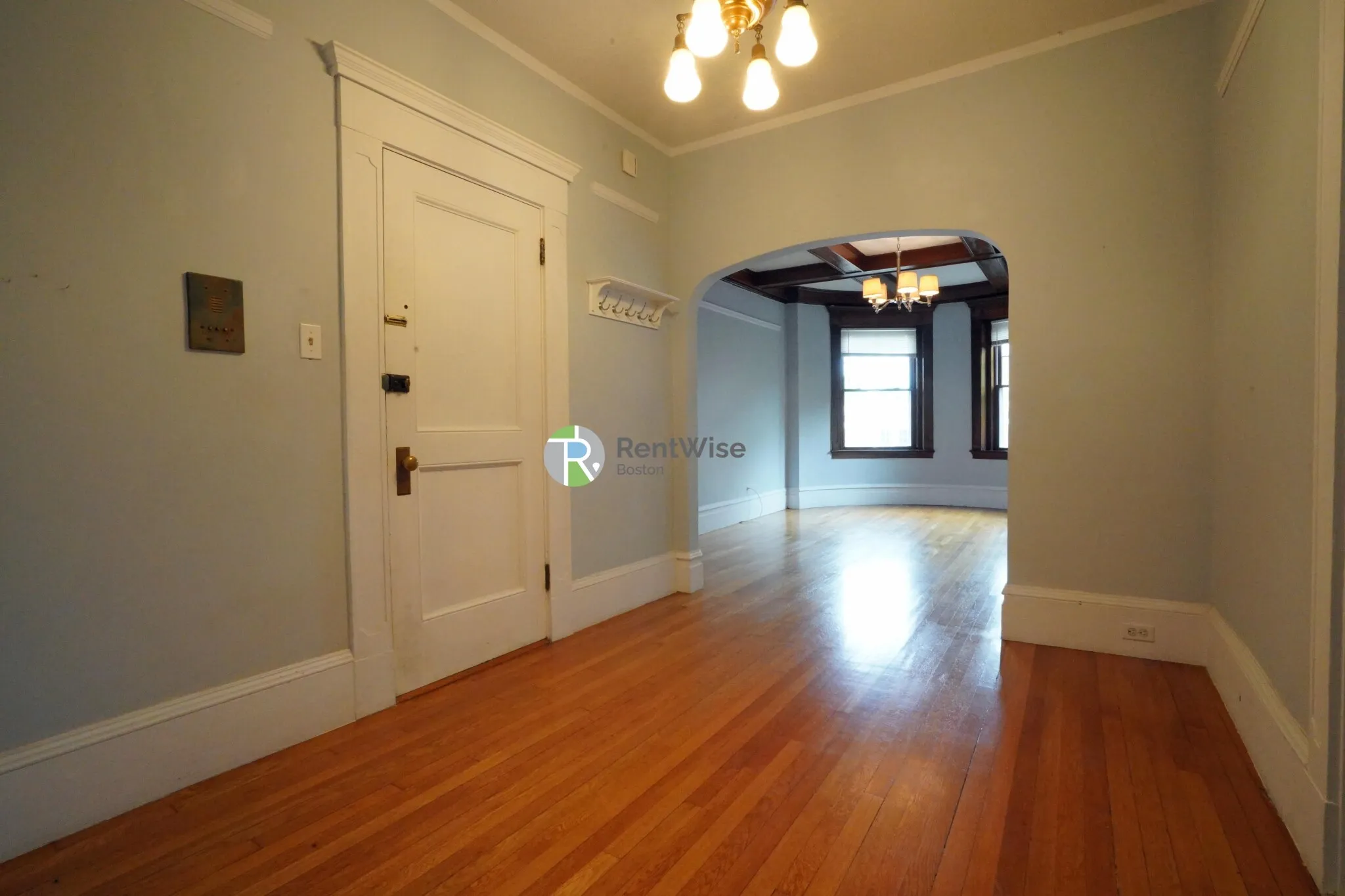 94 Naples Rd, North Brookline