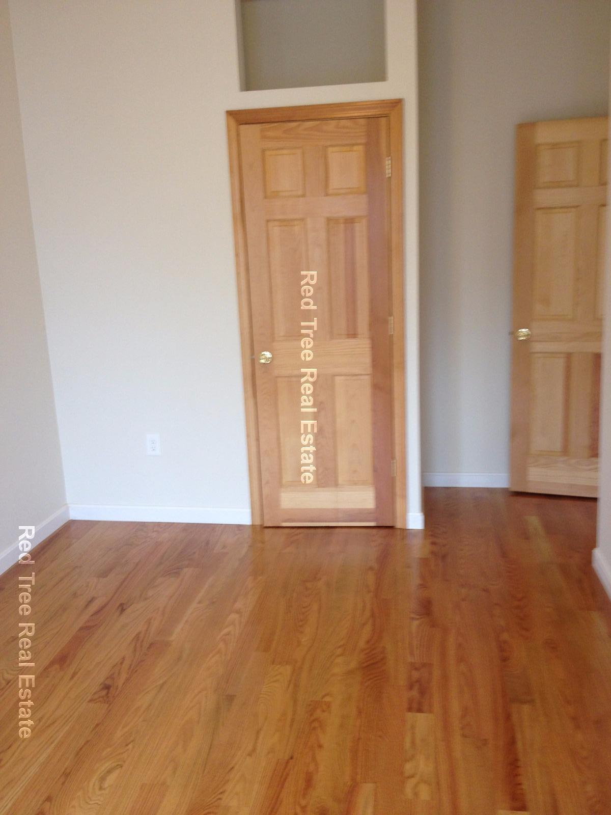 10 Moreland St, Roxbury