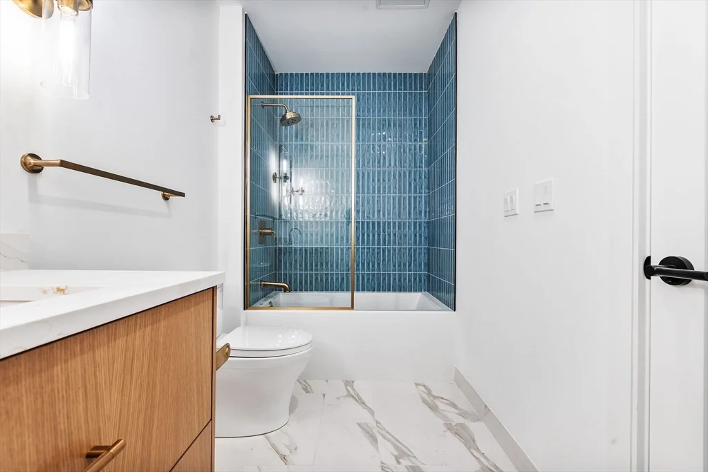 1114 Beacon St, Newton Center