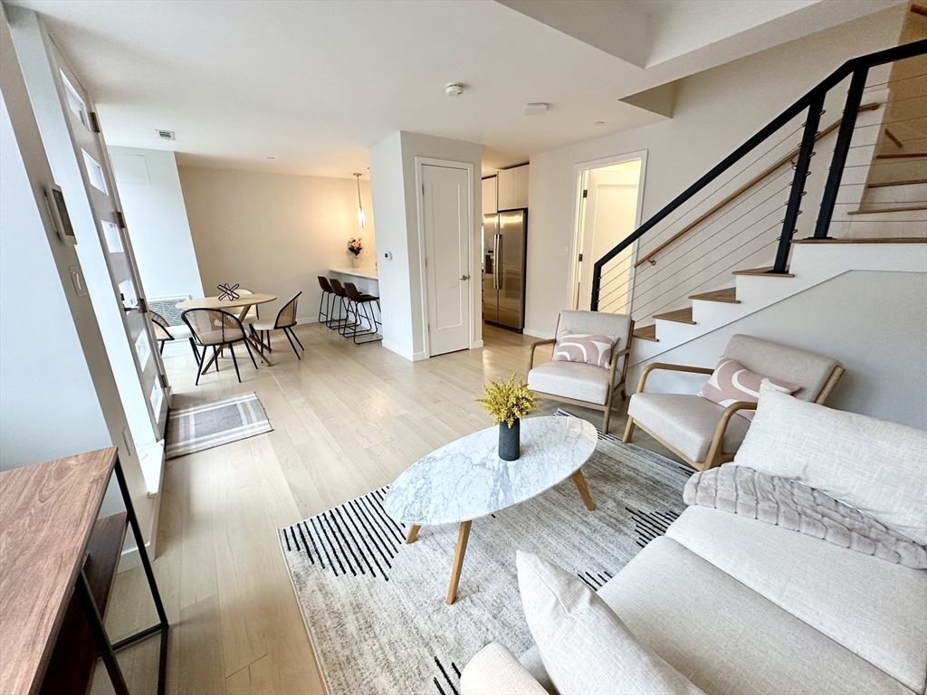 45 W 3rd St, South Boston