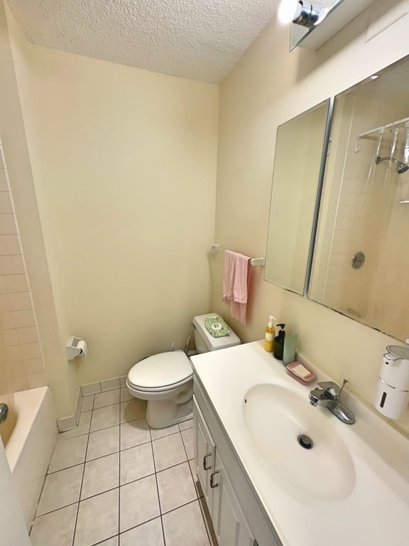 33 Pond Ave, Brookline