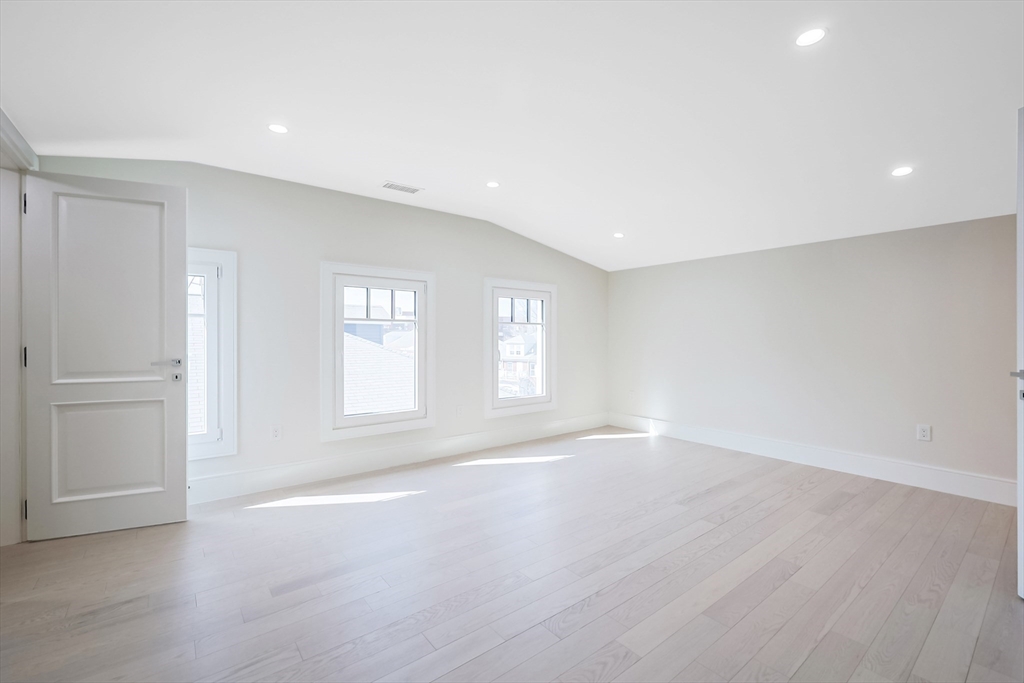 116 Columbia St, North Brookline