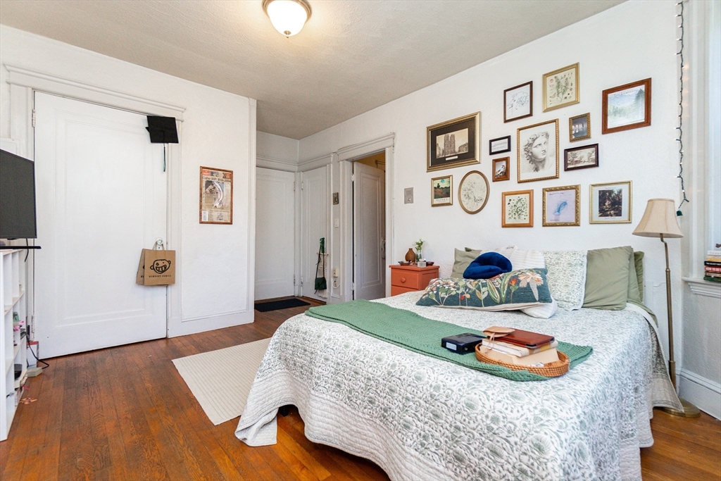 118 Riverway, Fenway