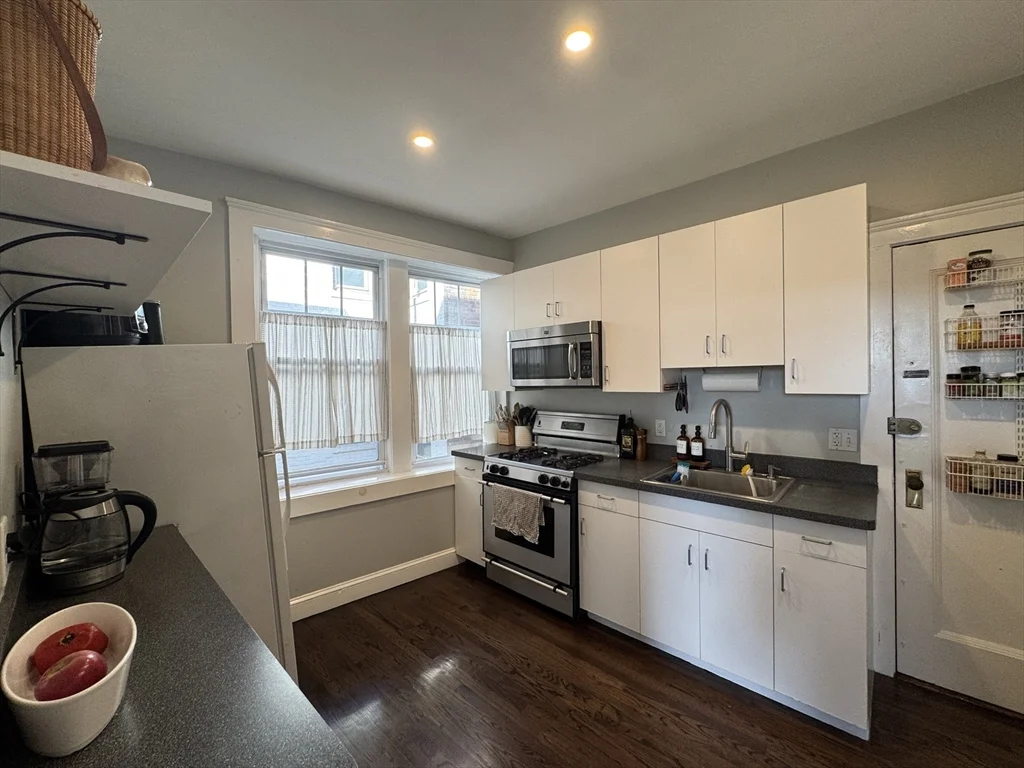 339 S Huntington Ave, Jamaica Plain