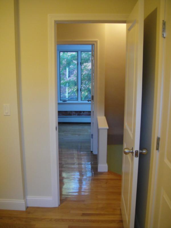 34 Sussex St, Roxbury