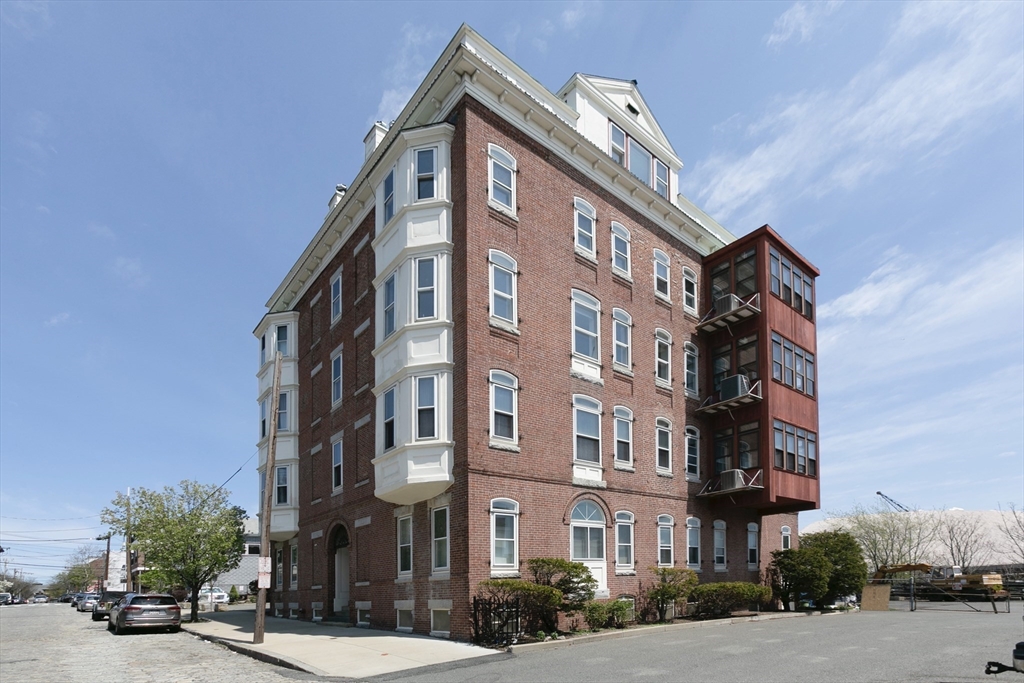 37 Winnisimmet St, Chelsea