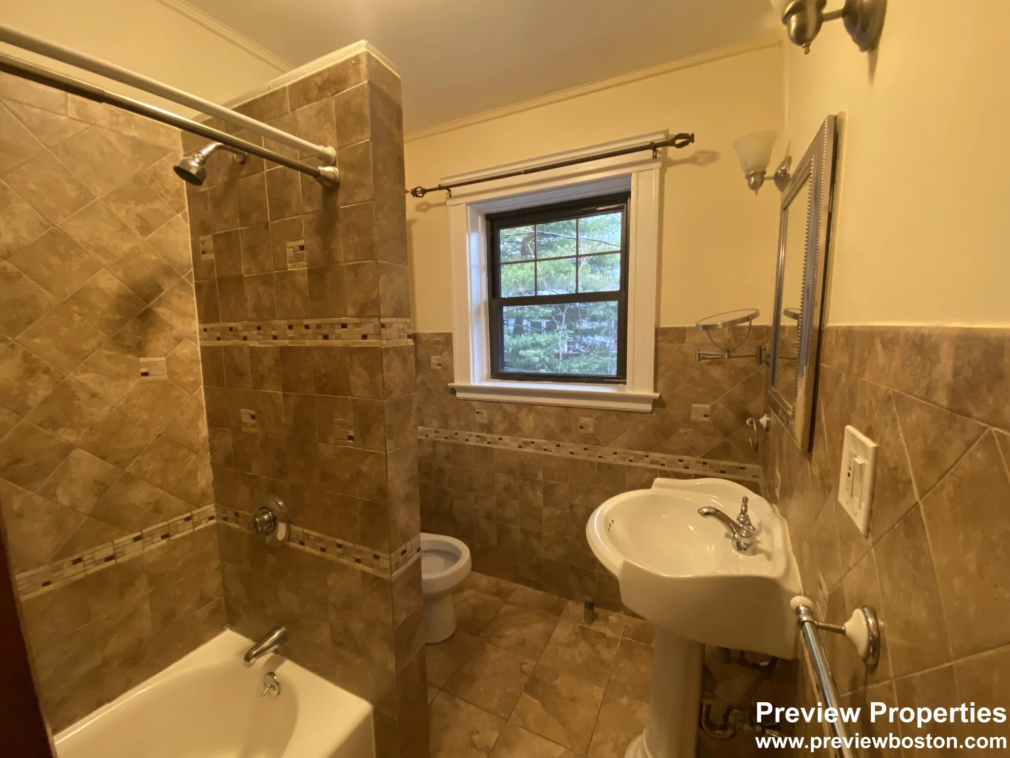 57 Cummings Rd, Brighton