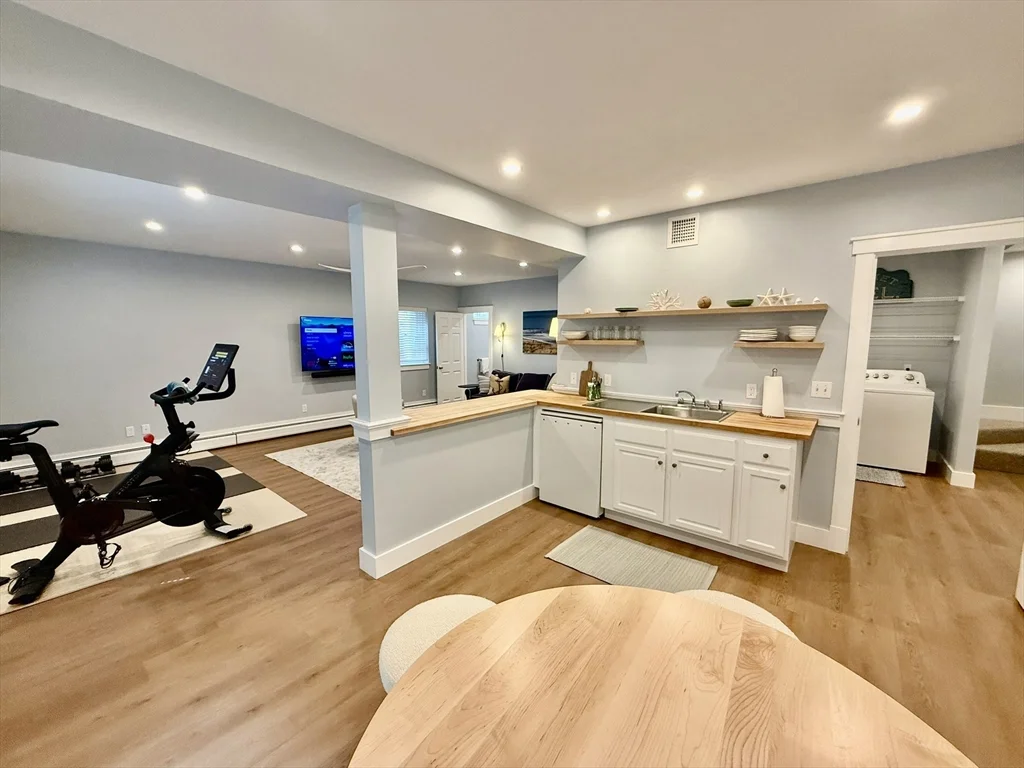 1A Pochick Ave, Nantucket