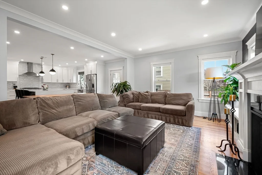 99 Crafts St, Newtonville