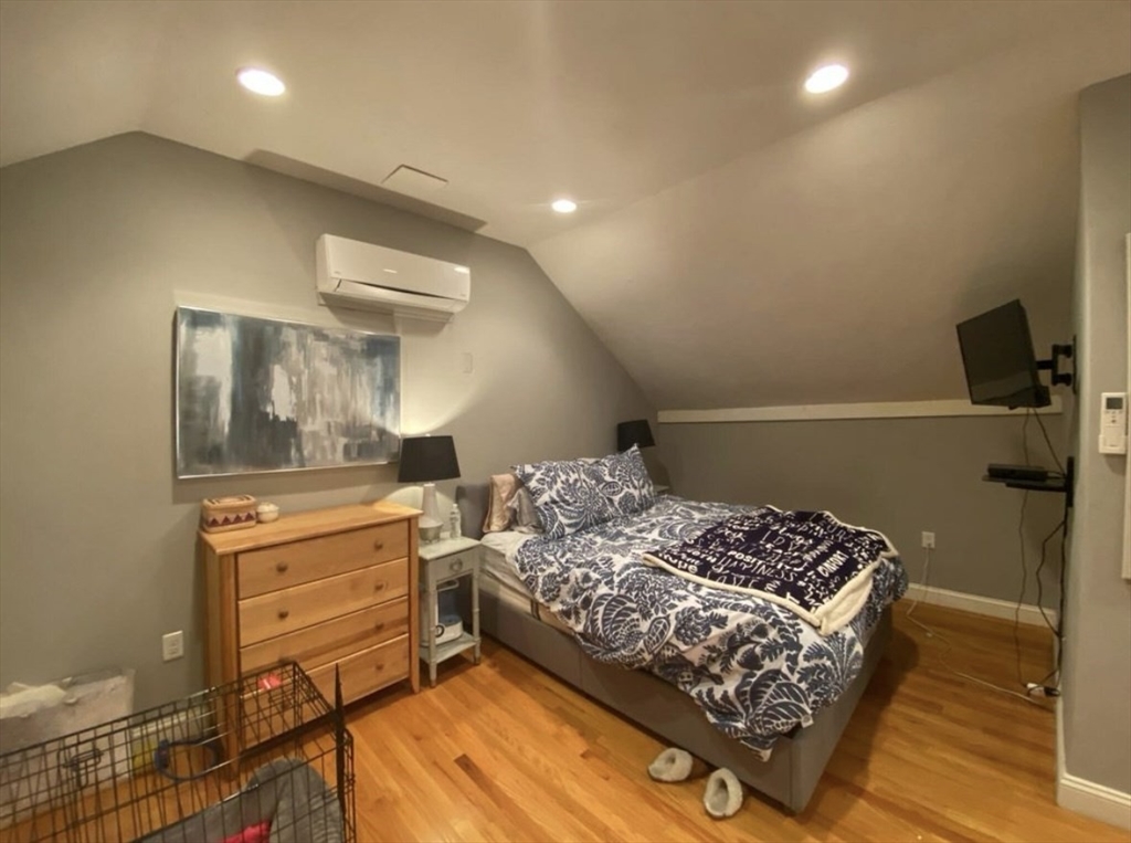 112 Brookside Ave, Jamaica Plain