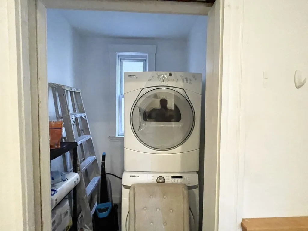 37 Hillside St, Mission Hill