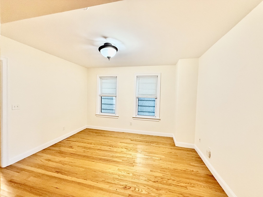 724 Cambridge St, Wellington-Harrington