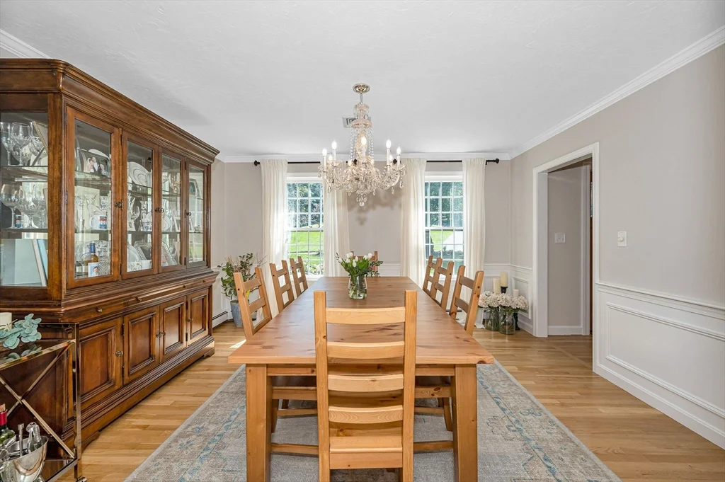 4 Nashoba Dr, Chelmsford