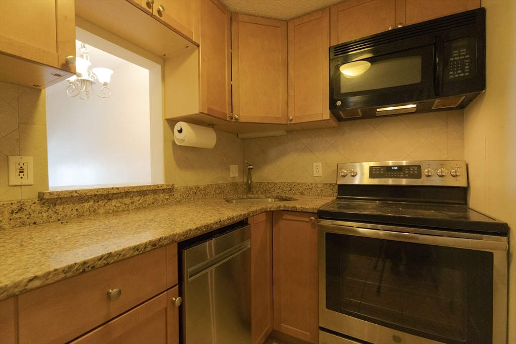 2456 Massachusetts Ave, North Cambridge