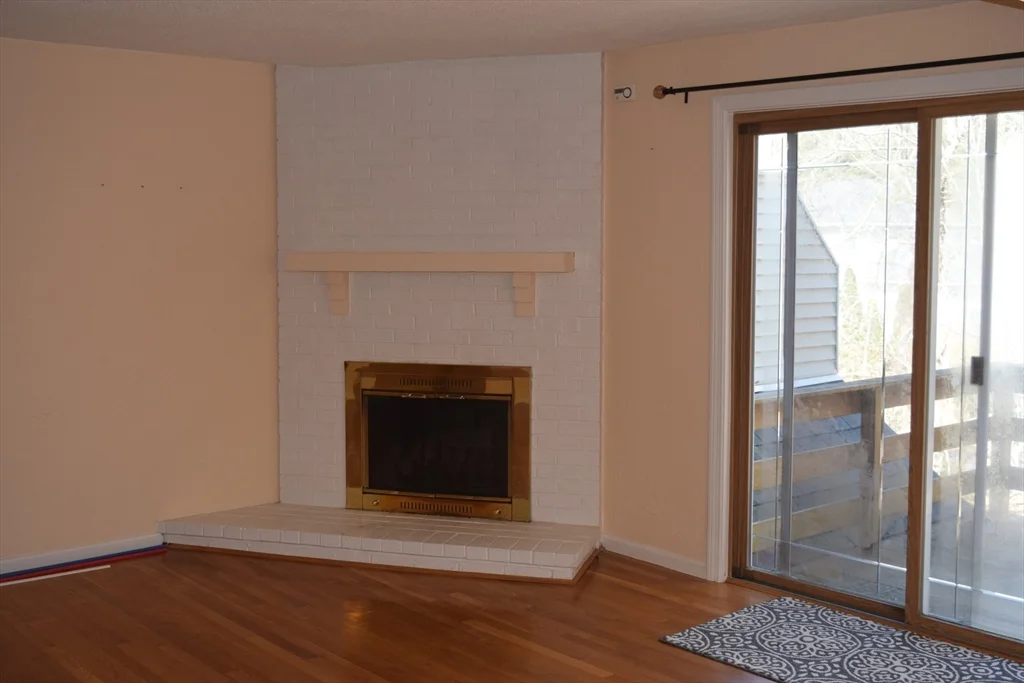 11 Hilltop Ln, Easton