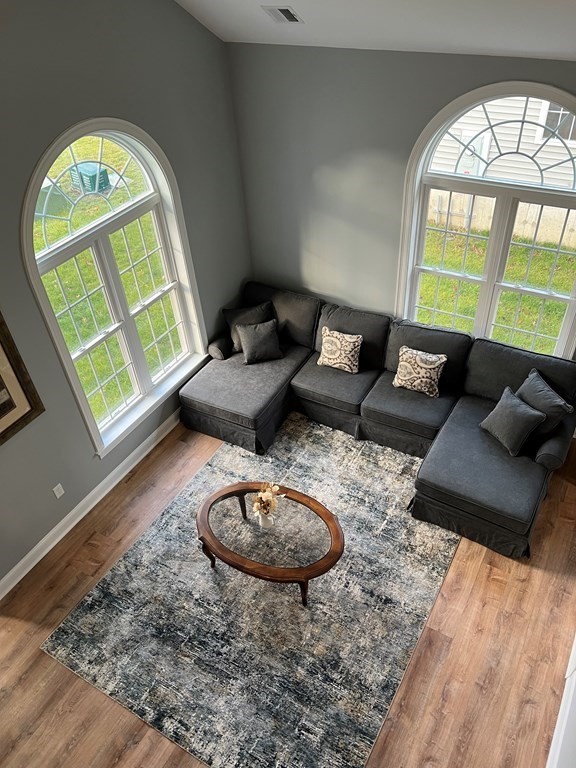 12 Kiara Dr, Worcester