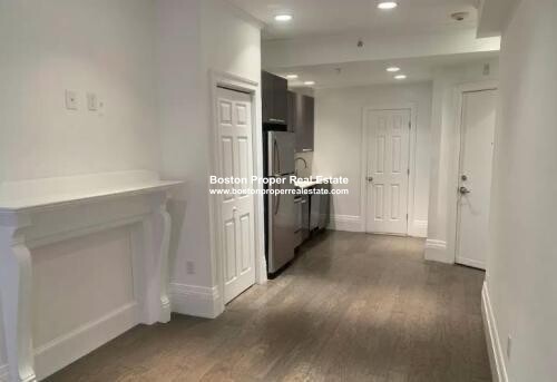 270 Newbury St, Back Bay