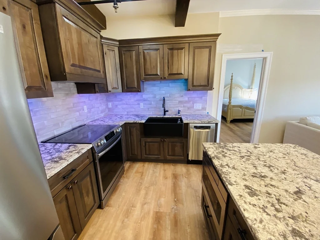 80 Foster St, Peabody