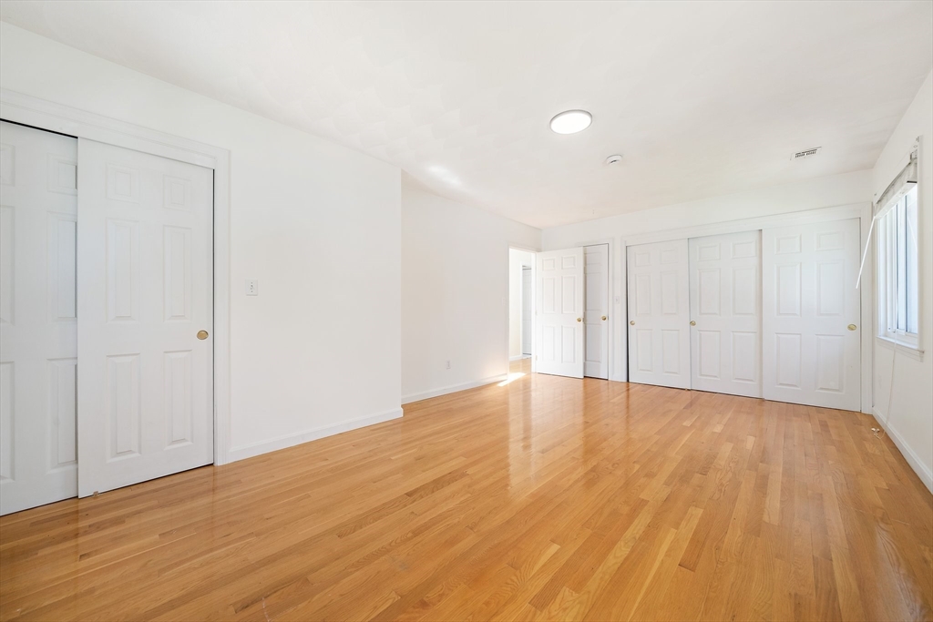 28 Mansfield Rd, Wellesley