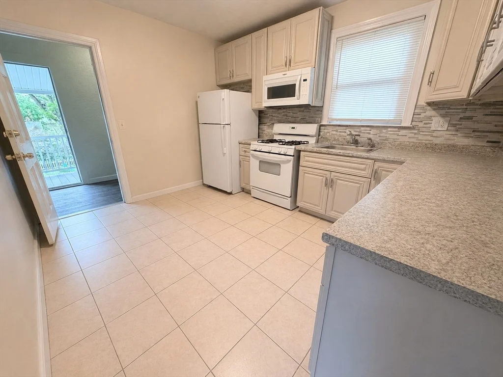 41 Daniels St, Medford