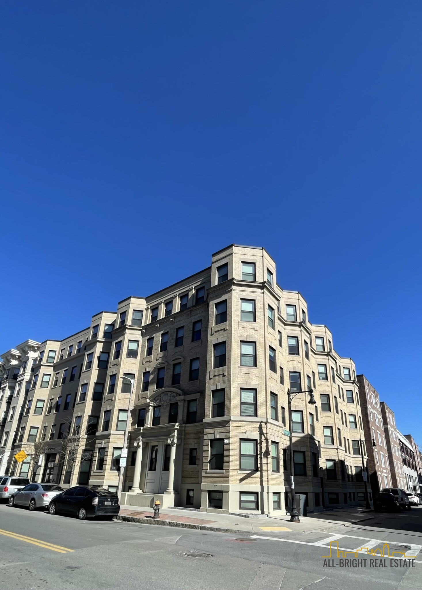 100 Hemenway St, Fenway