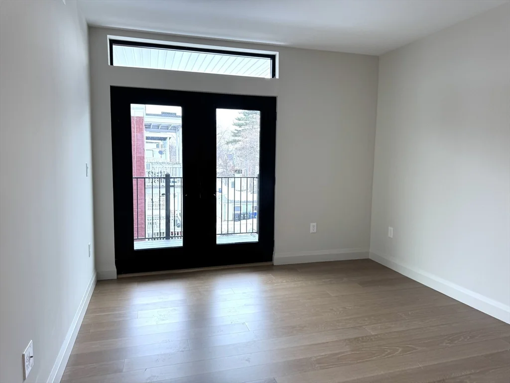 100 Lincoln, Brighton