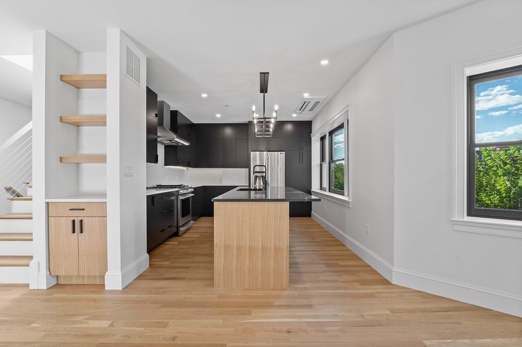 903 Beacon St, Back Bay