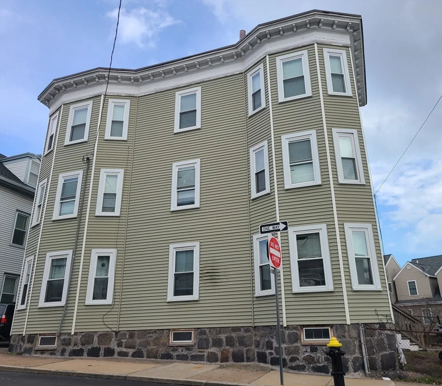 27 Buttonwood St, Dorchester