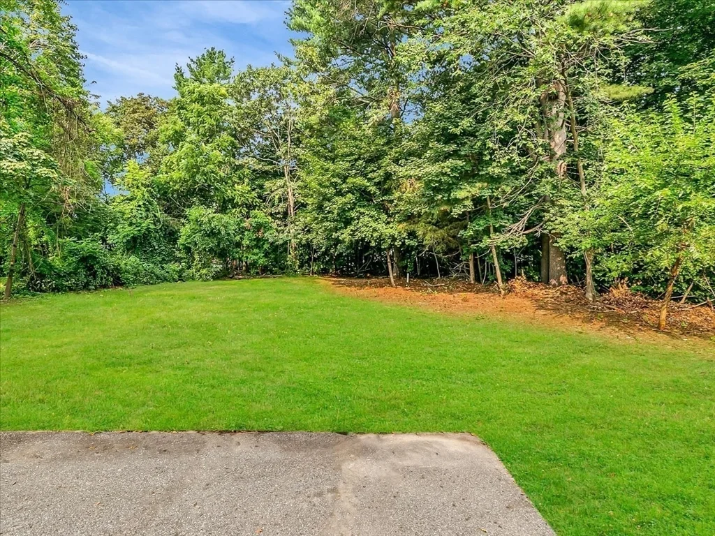 186 Main St, Wayland