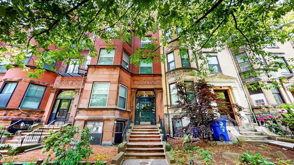 1071 Beacon St, Coolidge Corner