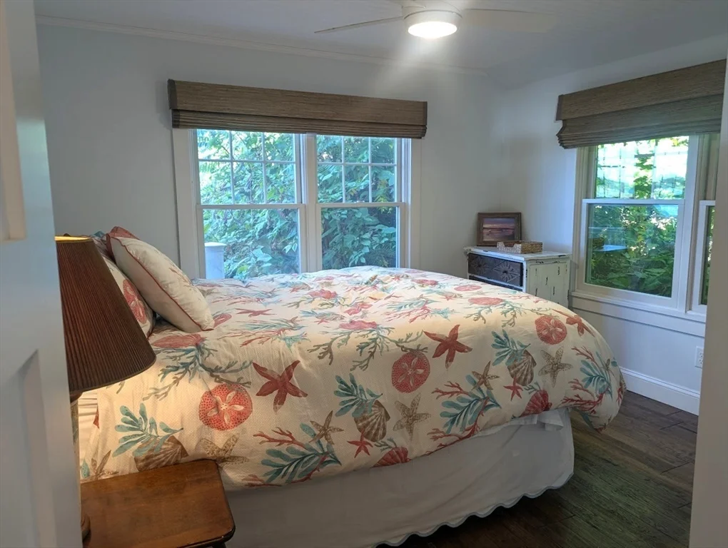 37 River Rd, Little Neck