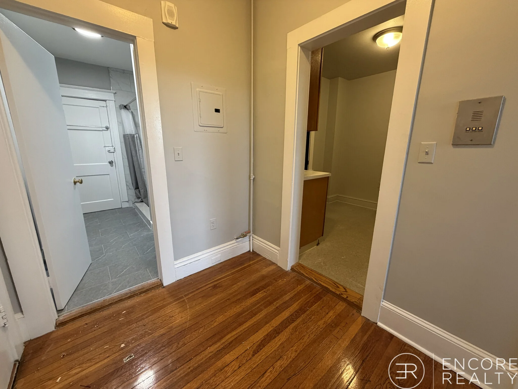 376 Riverway, Mission Hill