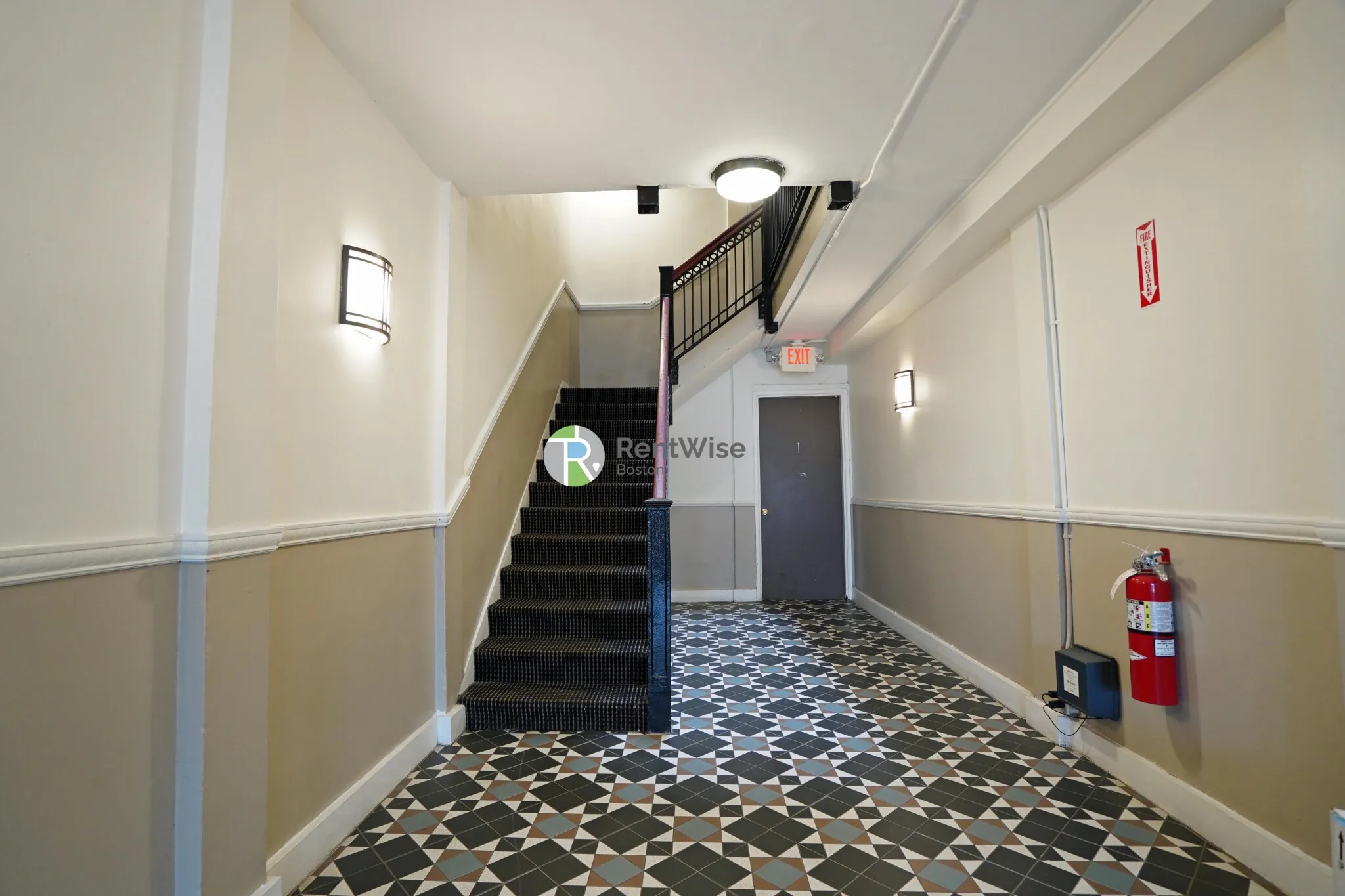 518 Cambridge St, Allston