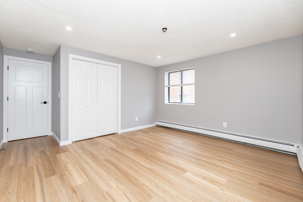 131 Pierce St, Forestdale